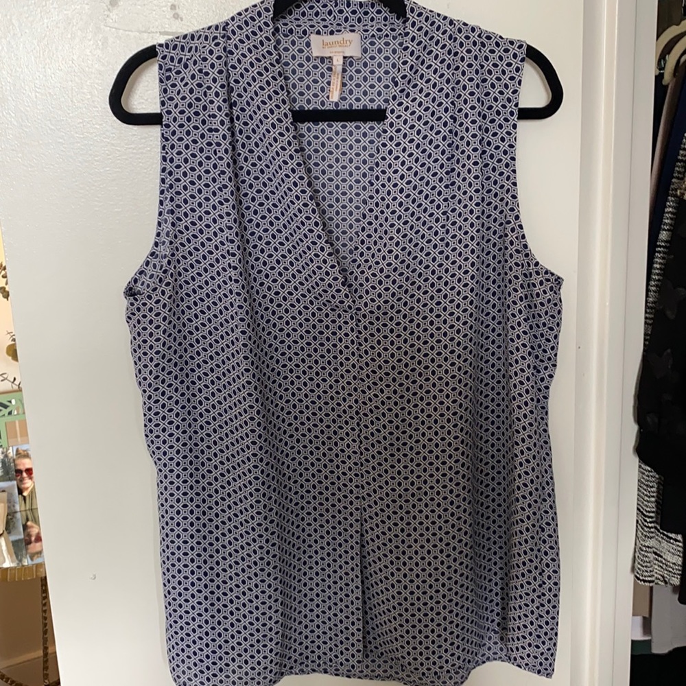 Like new laundry by Shelli Segal blouse